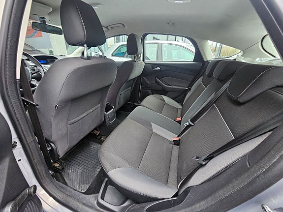 Ford Focus 10 of 14