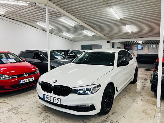 BMW 520i 3 of 5