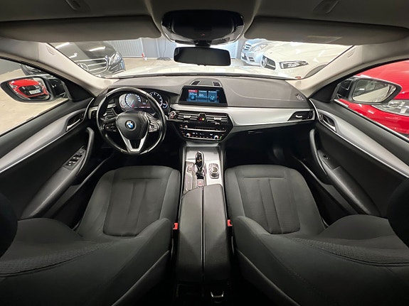BMW 520i 11 of 18