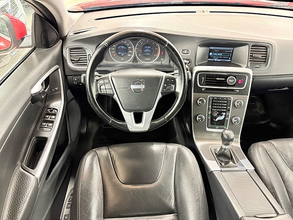 Volvo V60 13 of 18