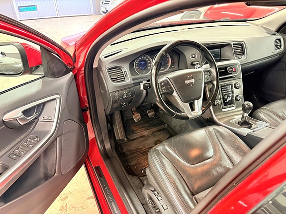 Volvo V60 7 of 18