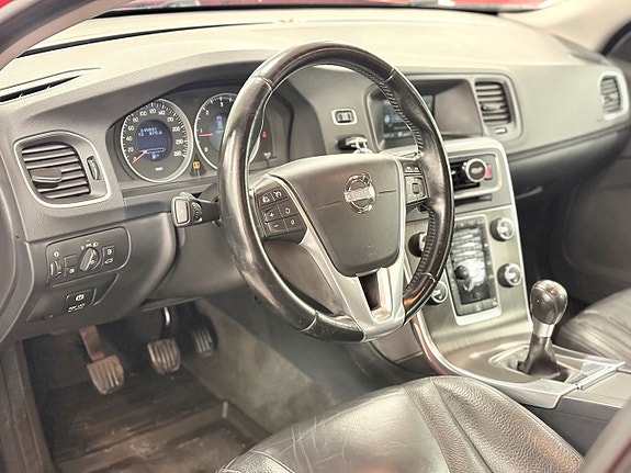 Volvo V60 8 of 18