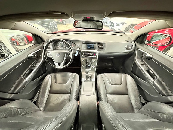 Volvo V60 12 of 18