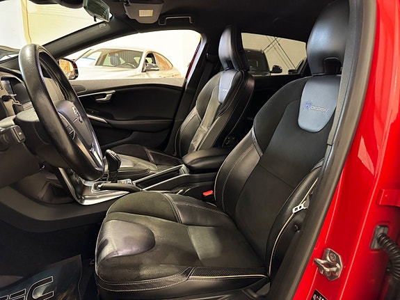 Volvo V40 11 of 22
