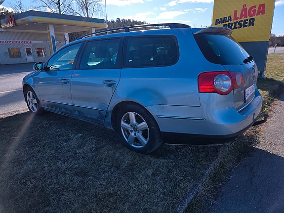 Volkswagen Passat 6 of 12