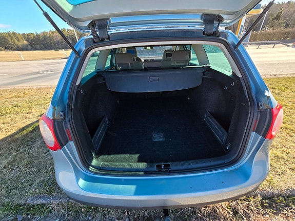 Volkswagen Passat 11 of 12