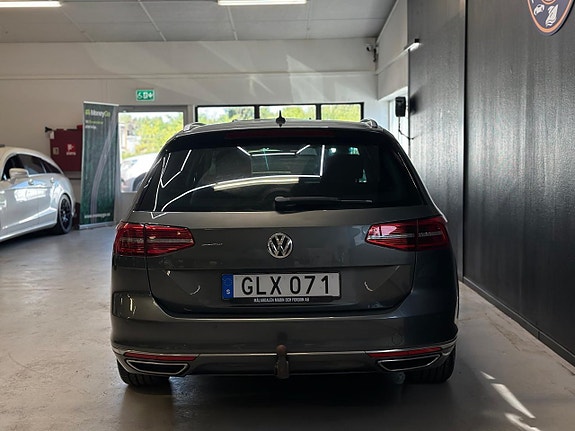 Volkswagen Passat 25 of 26