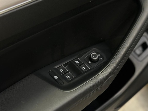 Volkswagen Passat 15 of 26