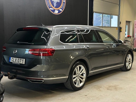 Volkswagen Passat 23 of 26