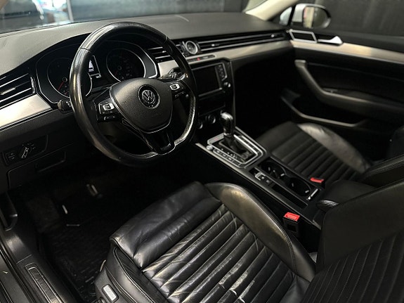 Volkswagen Passat 7 of 26