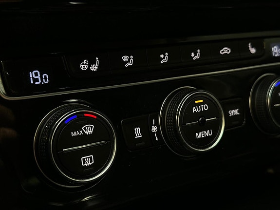 Volkswagen Passat 20 of 26