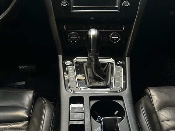 Volkswagen Passat 12 of 26