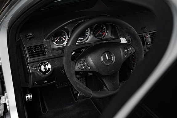 Mercedes-Benz C63 18 of 30