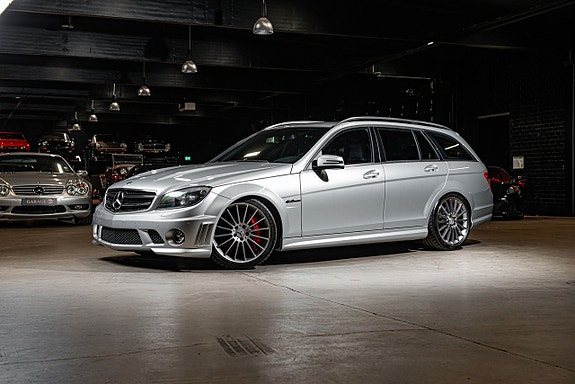 Mercedes-Benz C63 2 of 30