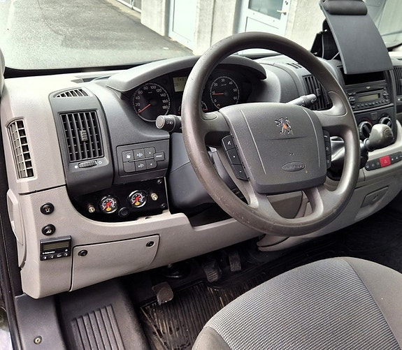 Peugeot Boxer 12 of 14
