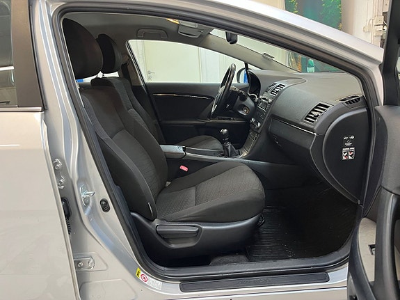 Toyota Avensis 10 of 11