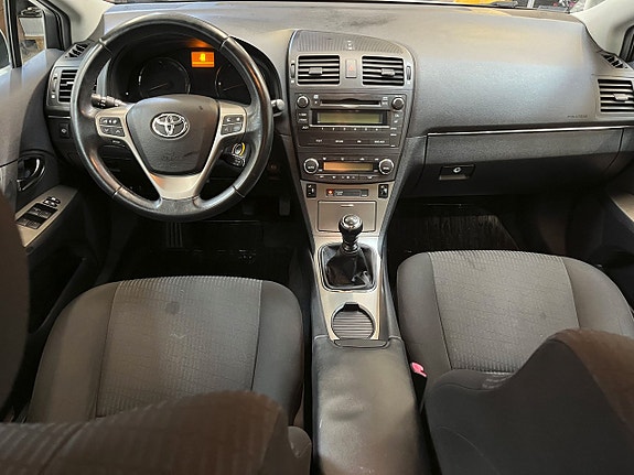 Toyota Avensis 8 of 11