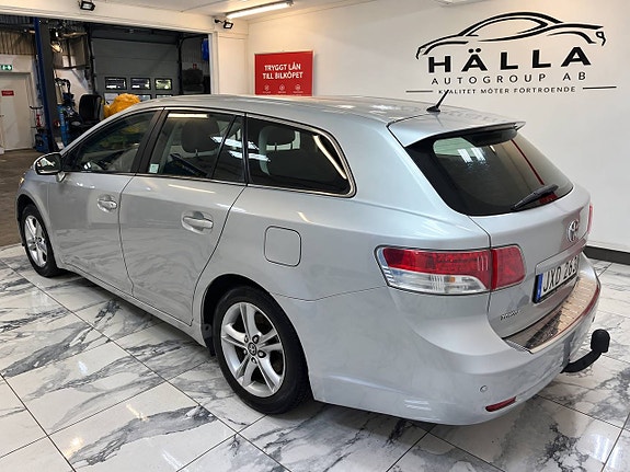 Toyota Avensis 4 of 11