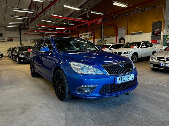 Skoda Octavia 3 of 5