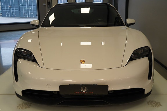 Porsche Taycan 4S 5 of 13