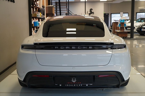 Porsche Taycan 4S 4 of 13