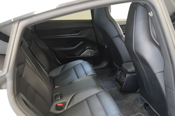 Porsche Taycan 4S 10 of 13