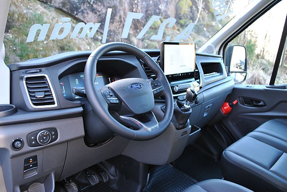 Ford Transit 8 of 18