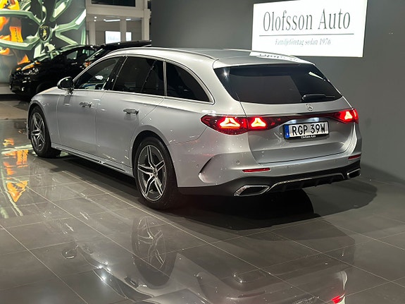 Mercedes-Benz E220 d 3 of 5