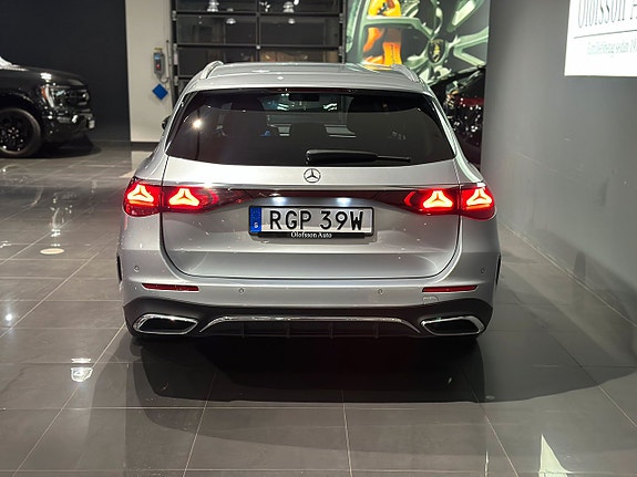 Mercedes-Benz E220 d 5 of 5