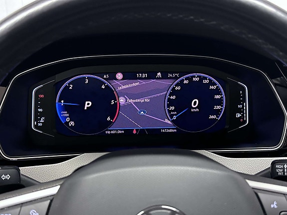 Volkswagen Passat 19 of 27