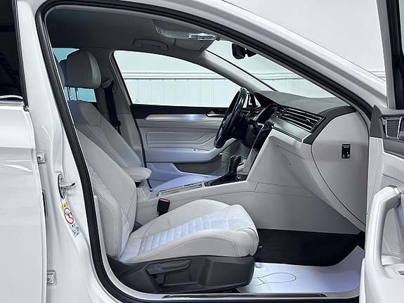 Volkswagen Passat 15 of 27