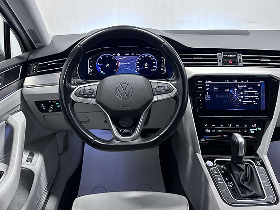 Volkswagen Passat 18 of 27