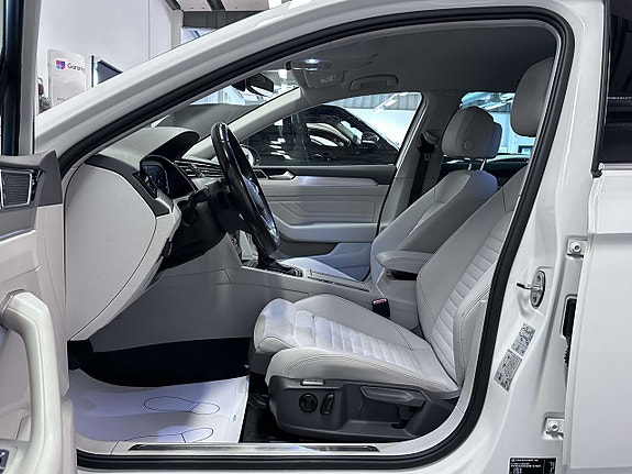 Volkswagen Passat 14 of 27