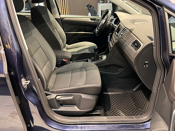 Volkswagen Golf Sportsvan 15 of 22