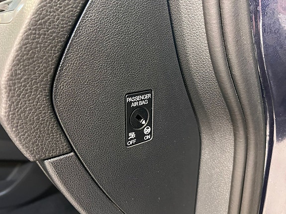 Volkswagen Golf Sportsvan 19 of 22
