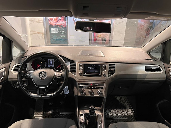 Volkswagen Golf Sportsvan 9 of 22