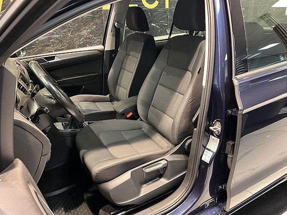 Volkswagen Golf Sportsvan 13 of 22