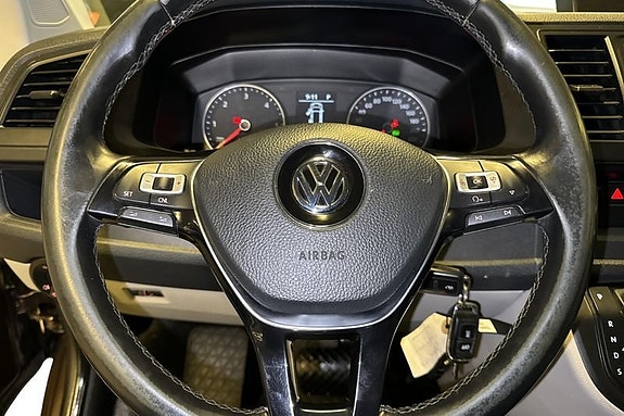Volkswagen Transporter 10 of 12