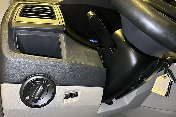 Volkswagen Transporter 11 of 12
