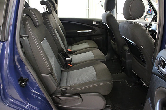 Ford Galaxy 8 of 14