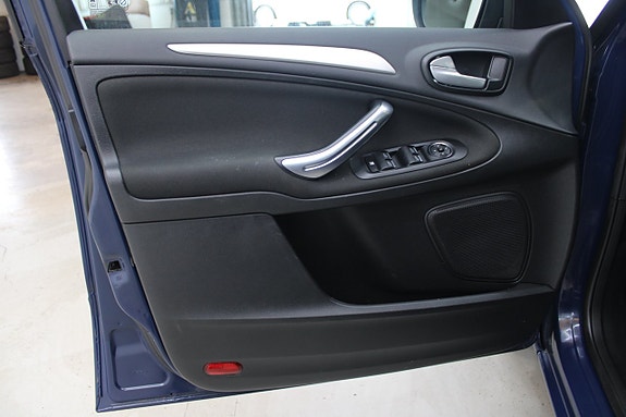 Ford Galaxy 7 of 12