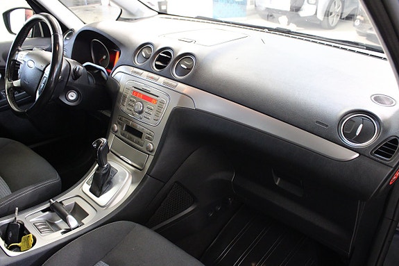 Ford Galaxy 10 of 14