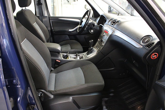 Ford Galaxy 6 of 14