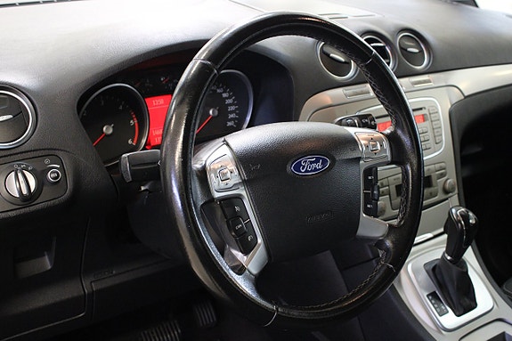Ford Galaxy 11 of 14