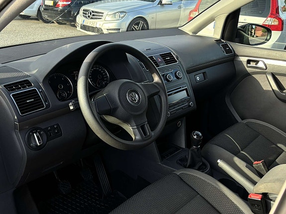 Volkswagen Touran 12 of 18