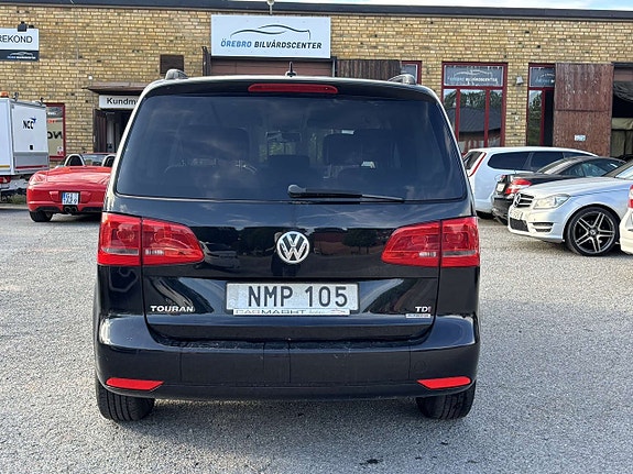 Volkswagen Touran 6 of 18