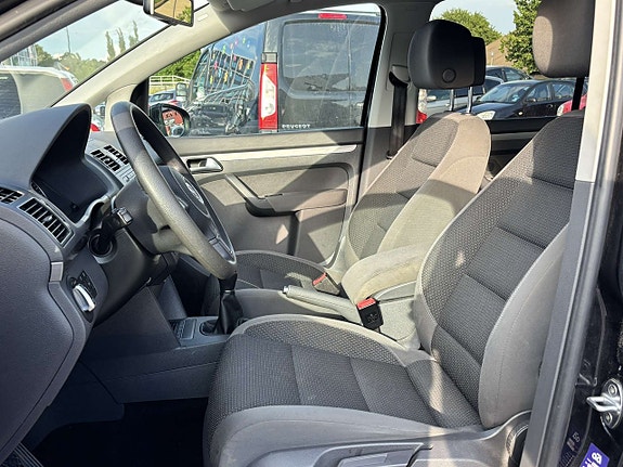 Volkswagen Touran 13 of 18