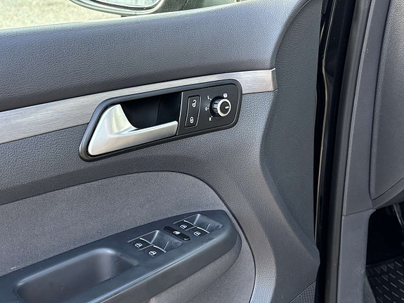 Volkswagen Touran 14 of 18