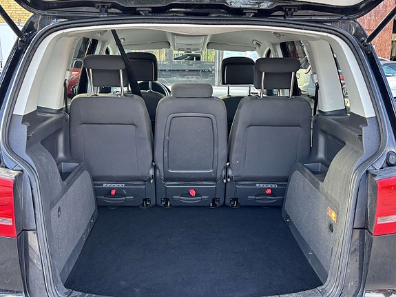 Volkswagen Touran 18 of 18