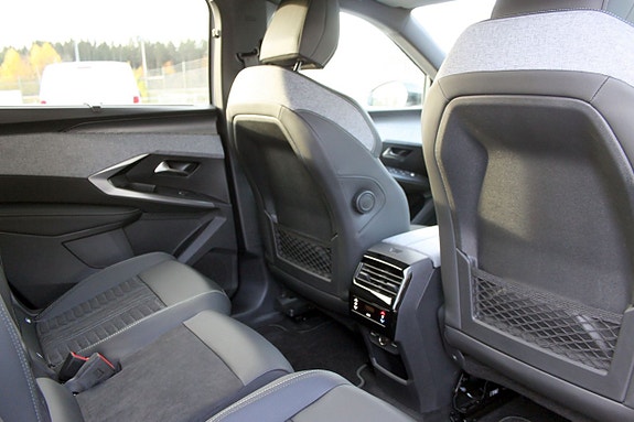 Peugeot 5008 3 of 5